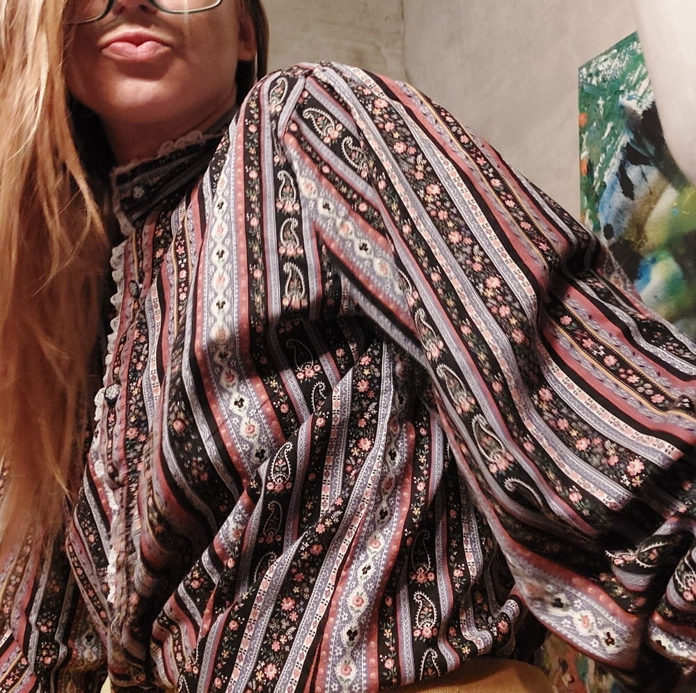 1970's paisley floral cottagecore Western blouse - Picture 9 of 16